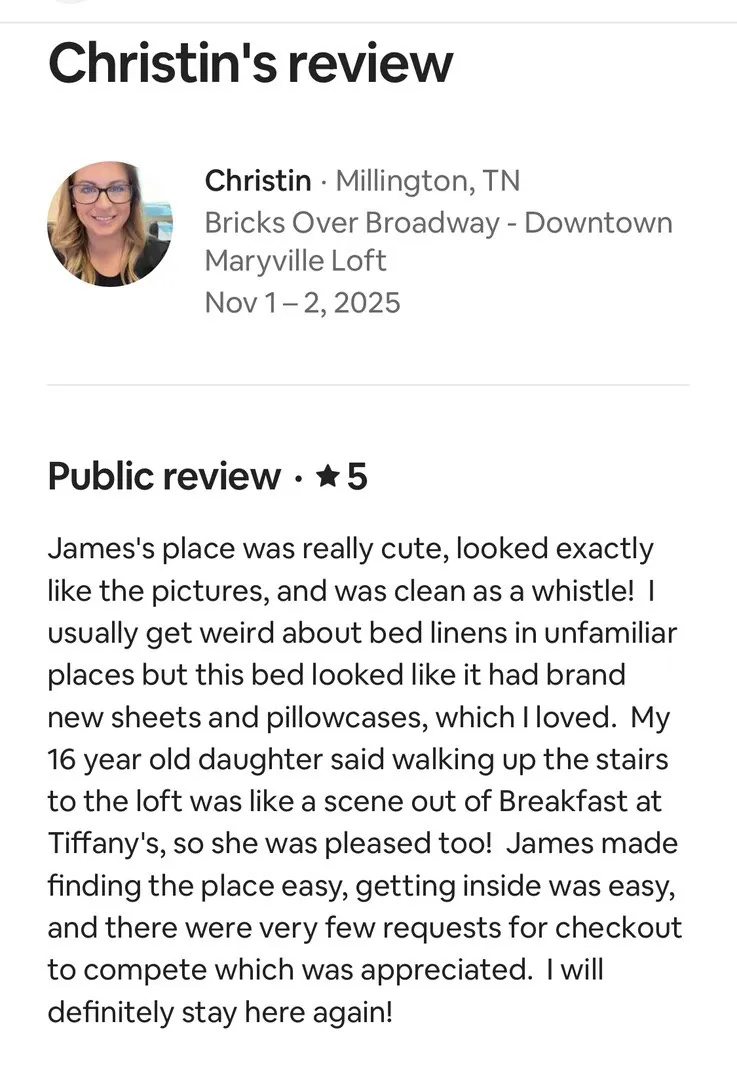 Christin's 5-star public review mentioning clean linens, easy check-in, and staying again