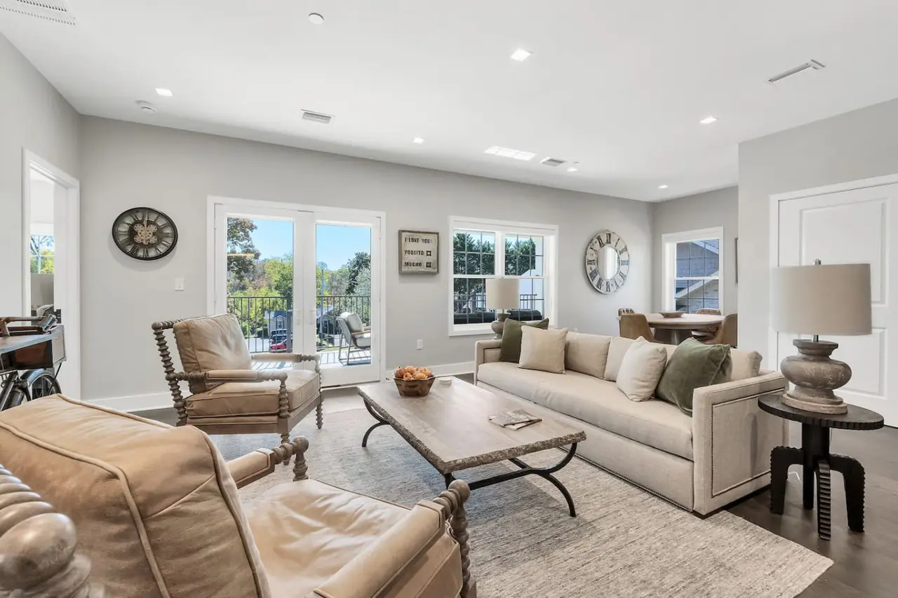 Open-plan kitchen and living room at Smoky Mountain Gateway